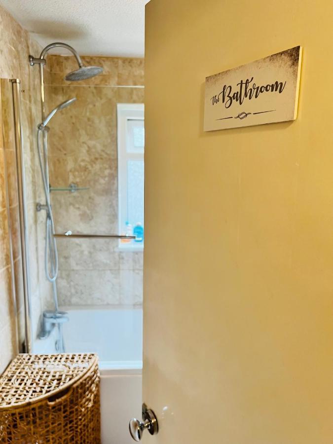 Reading West Homestay Ngoại thất bức ảnh